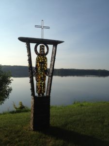 lake sag cross.statue